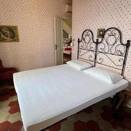 Maria Villa